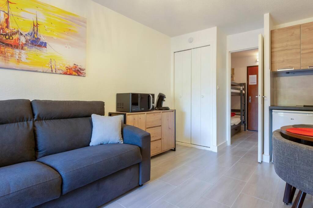 Chez Sebastien - Paisible Studio Au Bord D'Un Lac Avec Parking Ла-Гранд-Мот Экстерьер фото