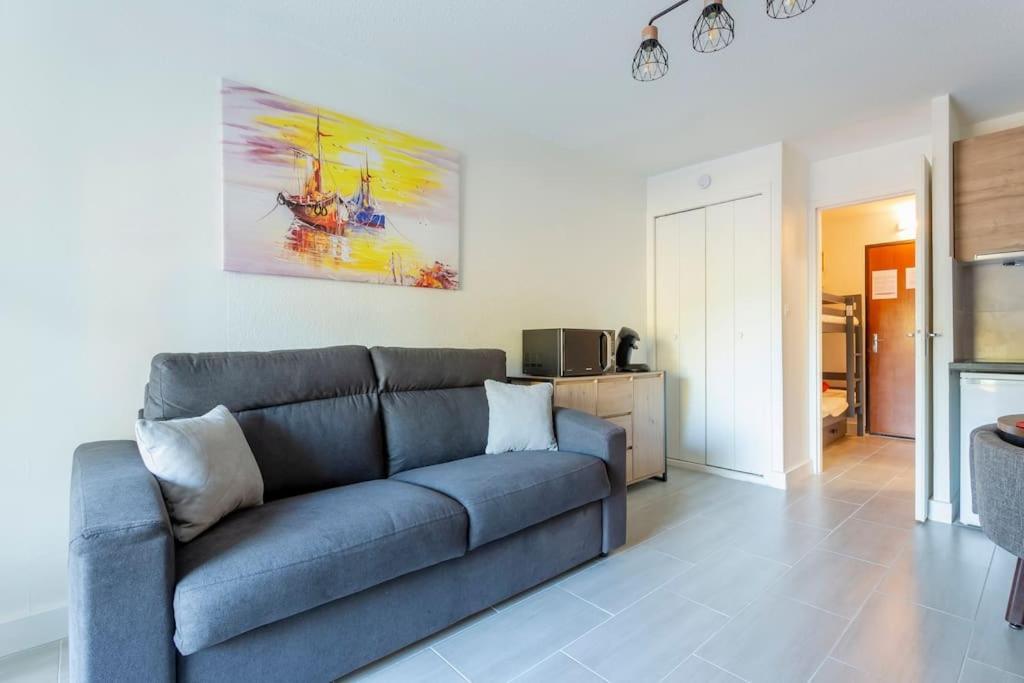 Chez Sebastien - Paisible Studio Au Bord D'Un Lac Avec Parking Ла-Гранд-Мот Экстерьер фото